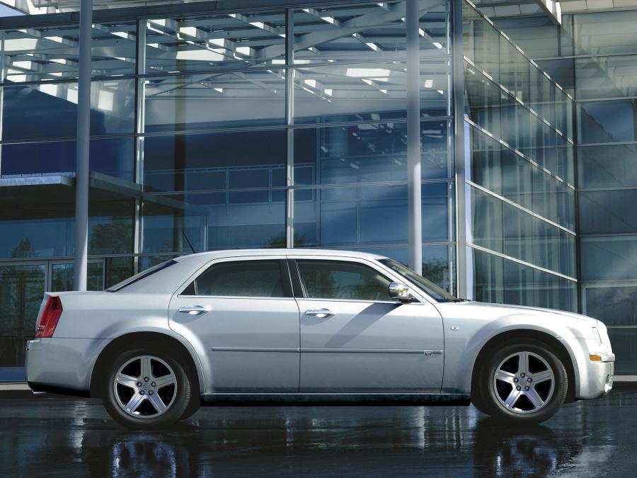  Chrysler 300C 2007 года  (EU) (фото 14 из 21)